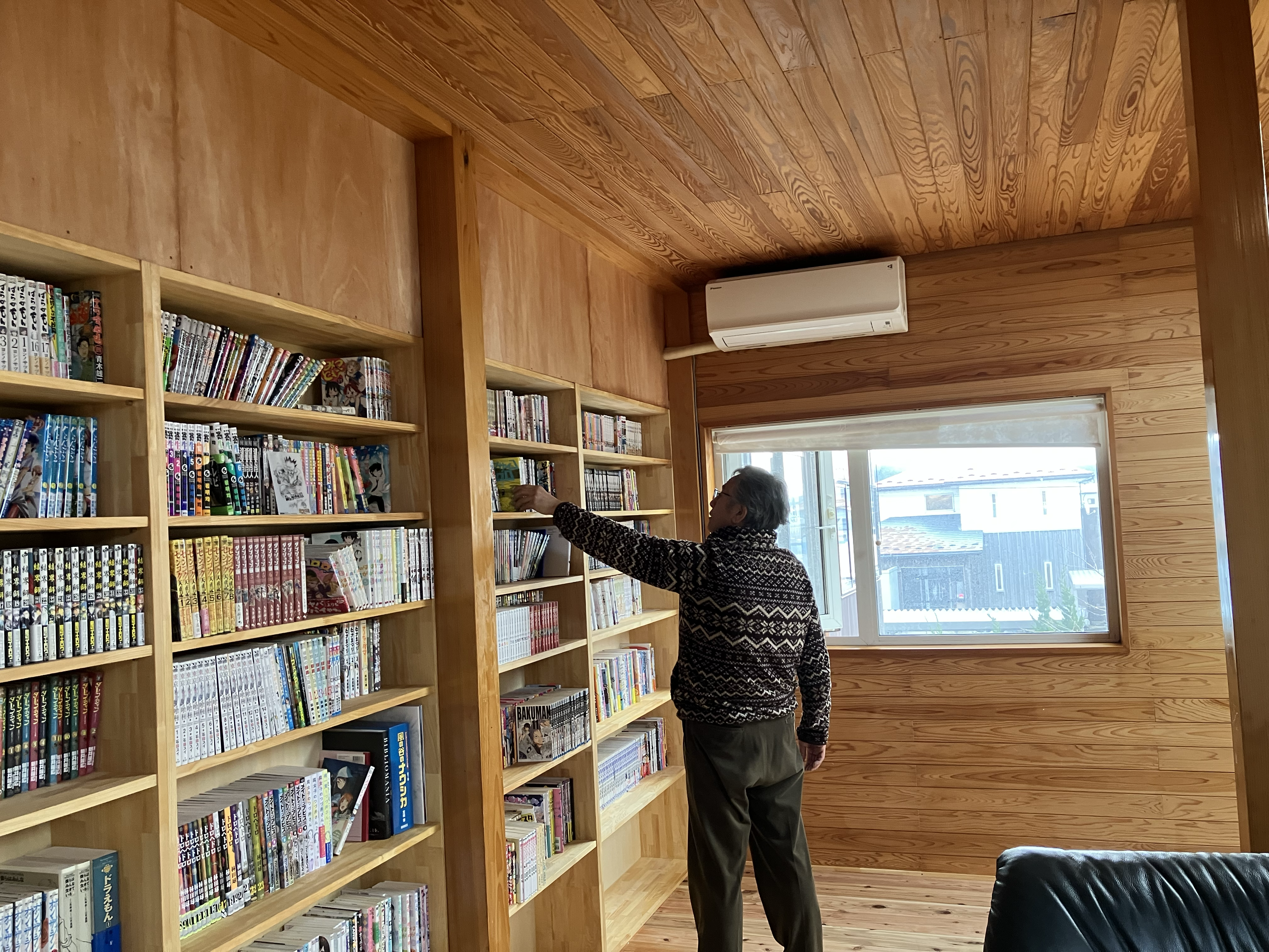 仕切り壁としての本棚(オープンな空間)